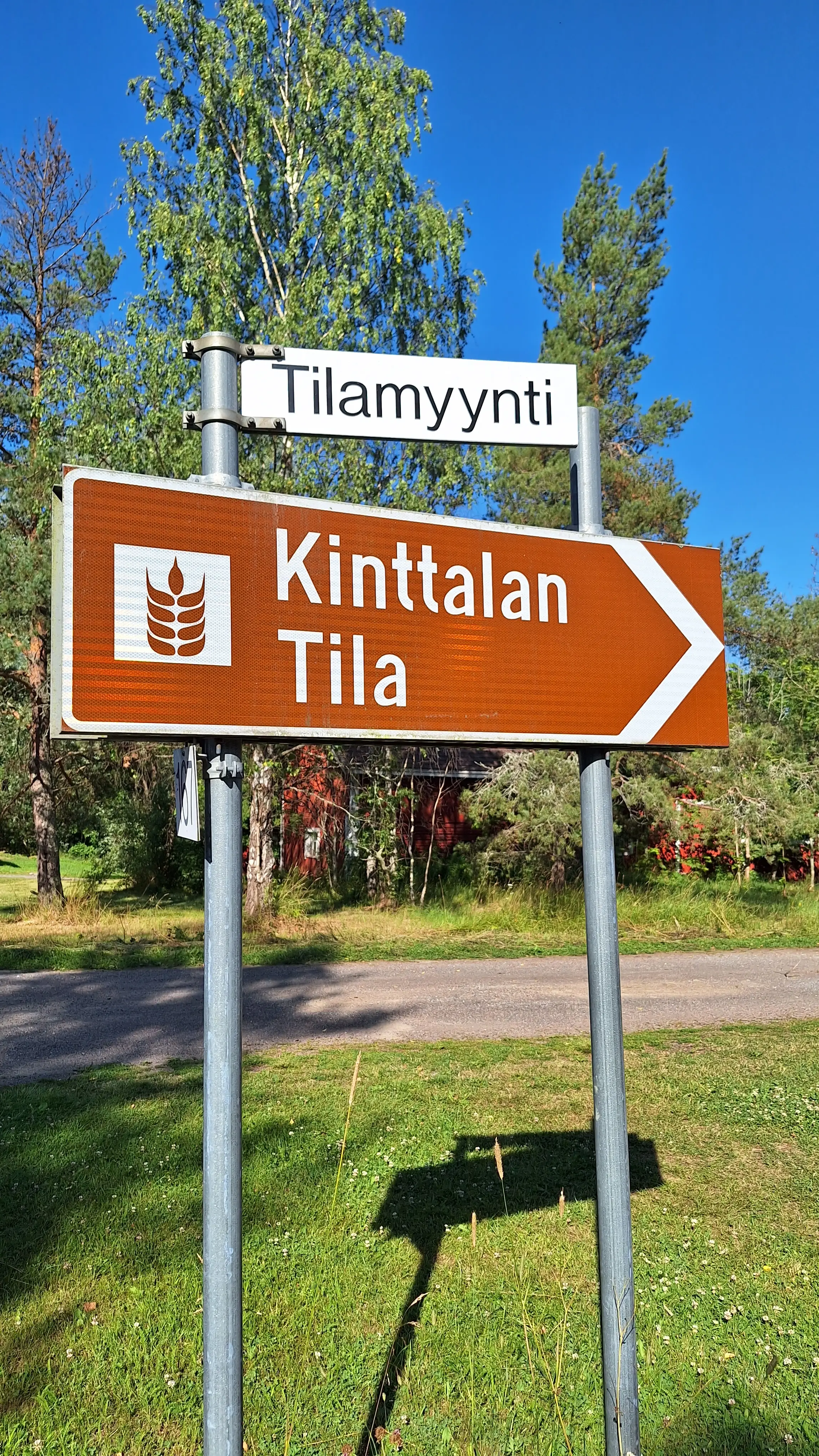 Suoramyyntiputiikin etupiha