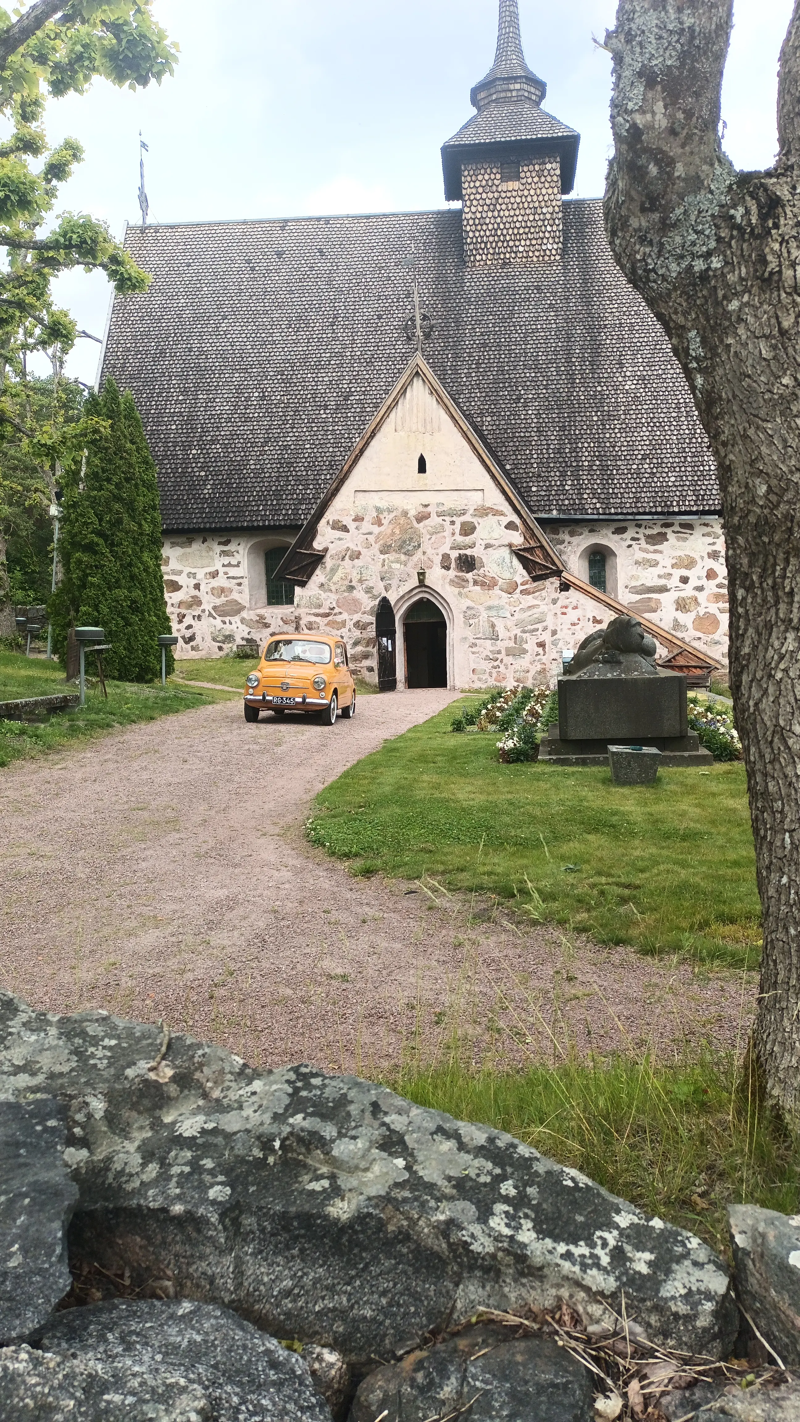 Rymättylän Pyhän Jaakobin keskiaikainen harmaakivikirkko